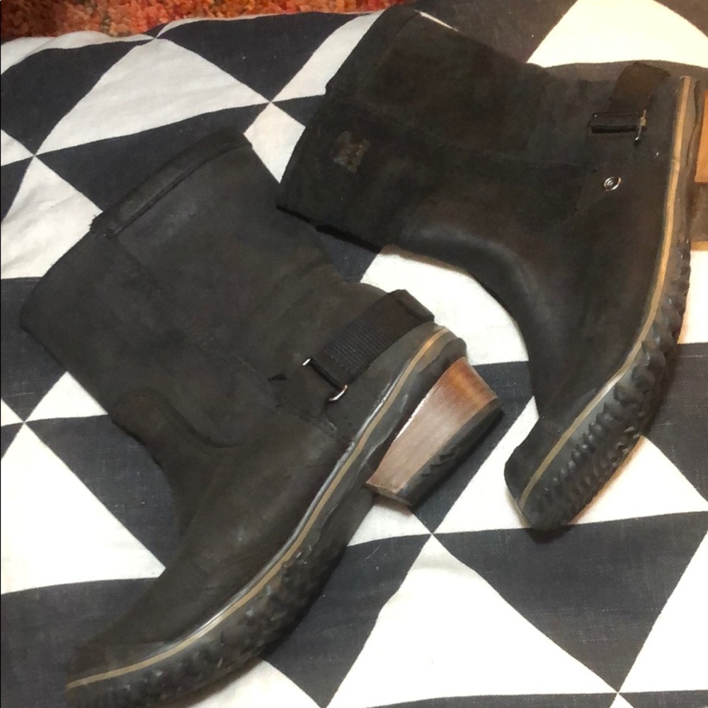 Sorrel mid calve high winter boots